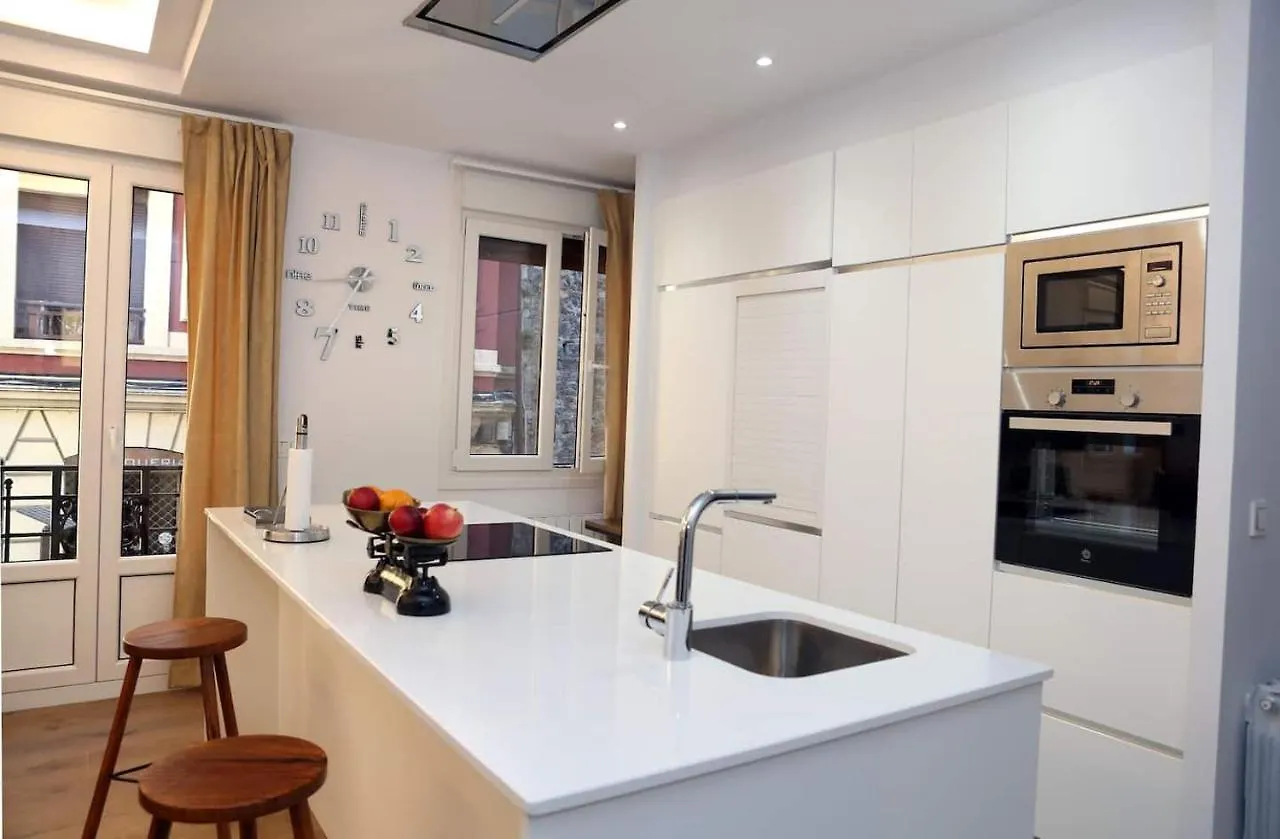 דירות בילבאו Piso Reformado A 2 Min Del Casco Viejo Con Garaje Gratis